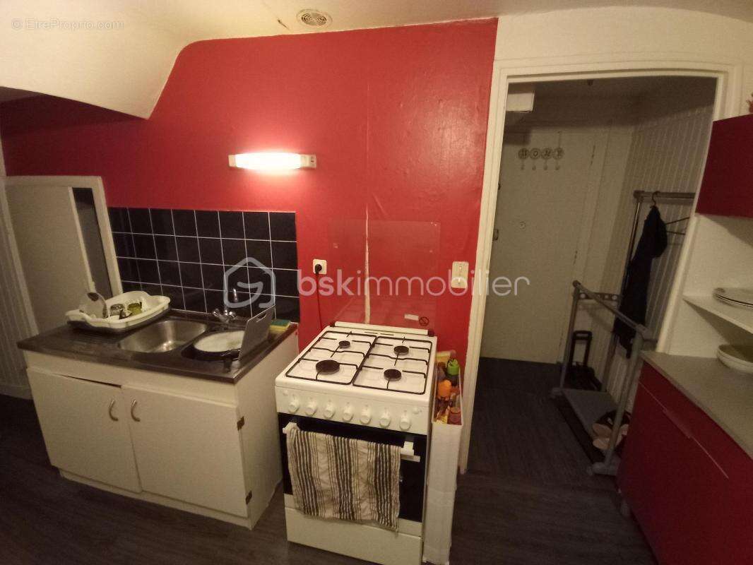 Centre ville de vesoul,   a visiter grand appartement spacieux t1 en  dernier etage - photo 2