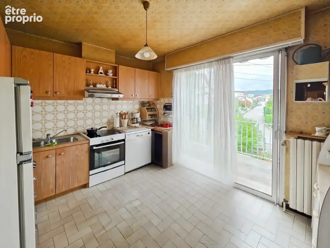 Lons-le-Saunier – Maison 4 chambres, terrasse couverte et extérieur sans vis-à-vis - photo 5