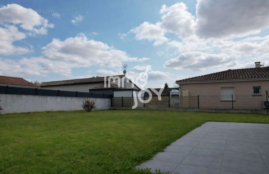 Villa 4 chambres 2017- 105 m2 habitable Terrain 445m2 - Suite parentale RDC - Garage - photo 5