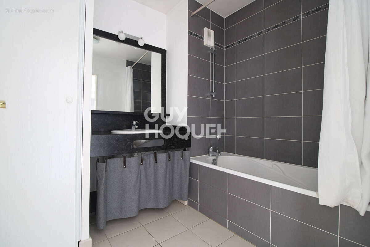 Appartement à COUBERT