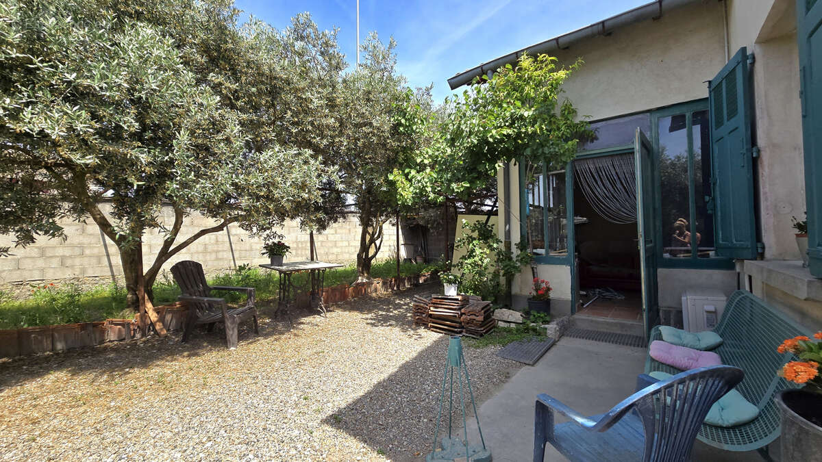 Maison à MORIERES-LES-AVIGNON