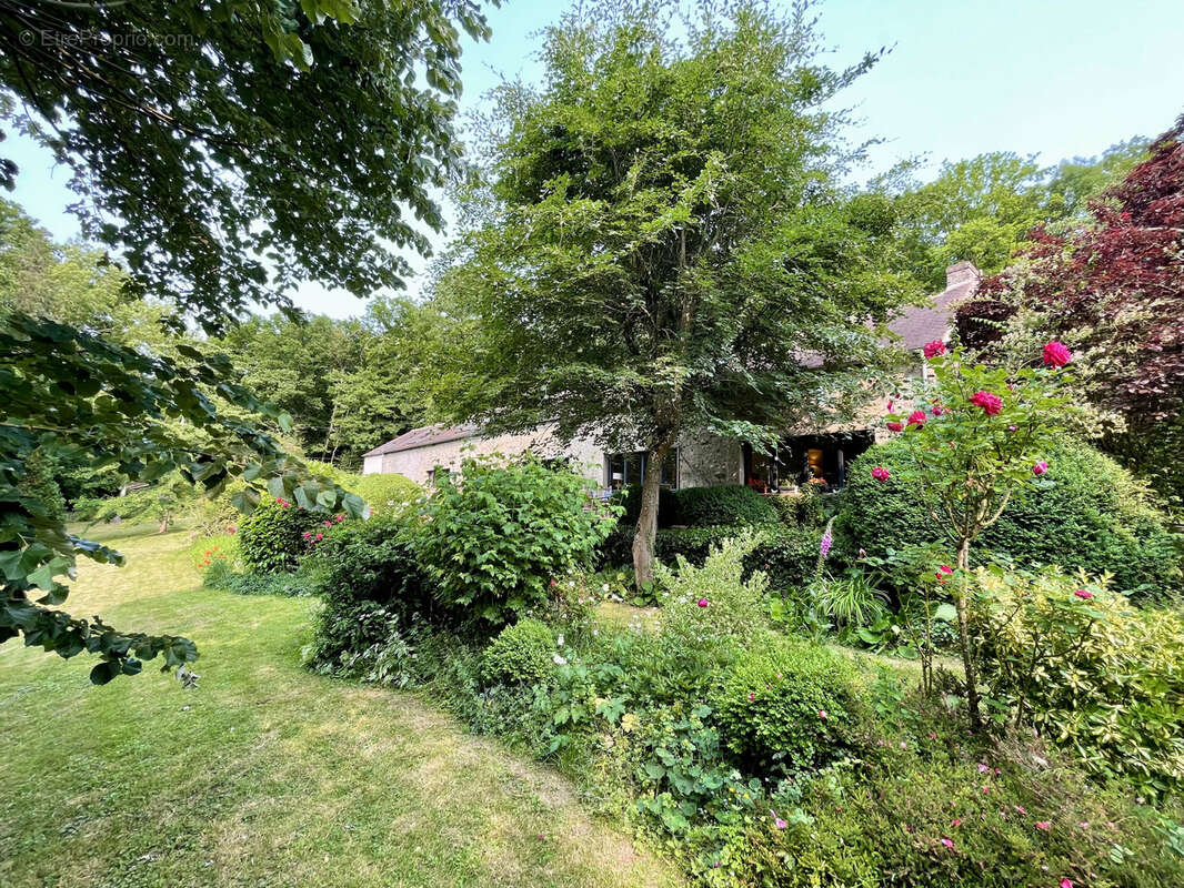 Maison à LES MESNULS