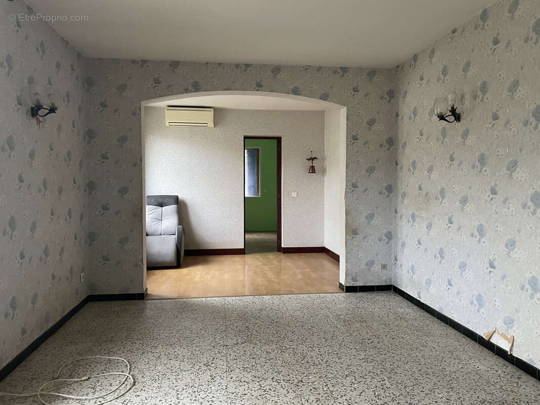 Grande maison avec 6 chambres à rénover - photo 4