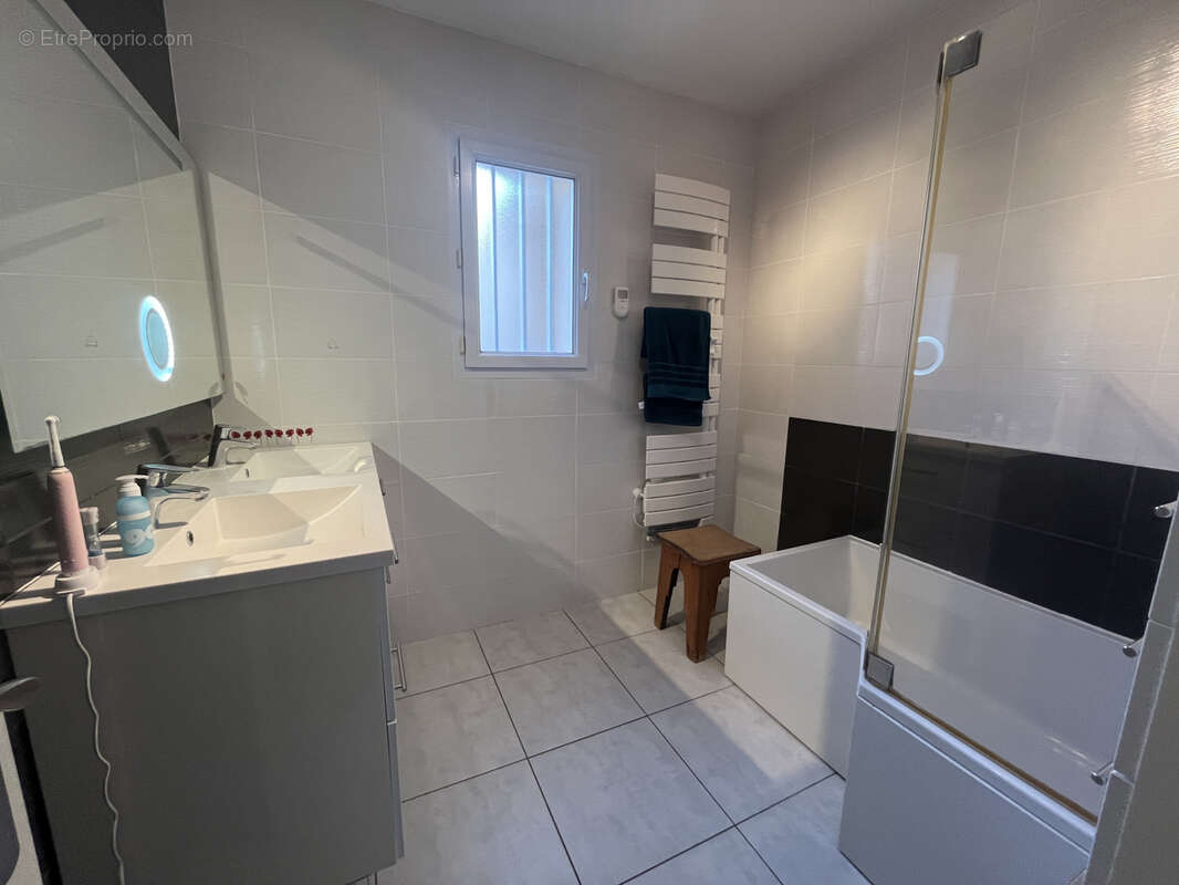 Maison à LE CELLIER