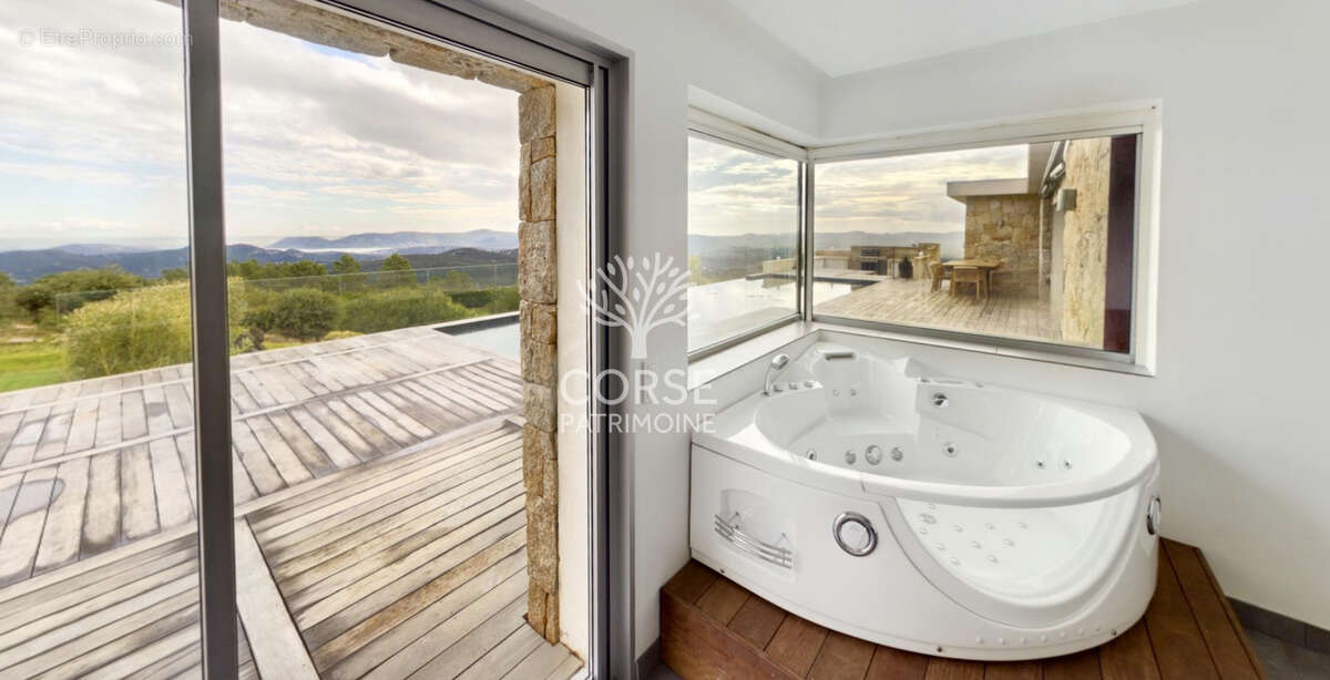 Maison à PORTO-VECCHIO