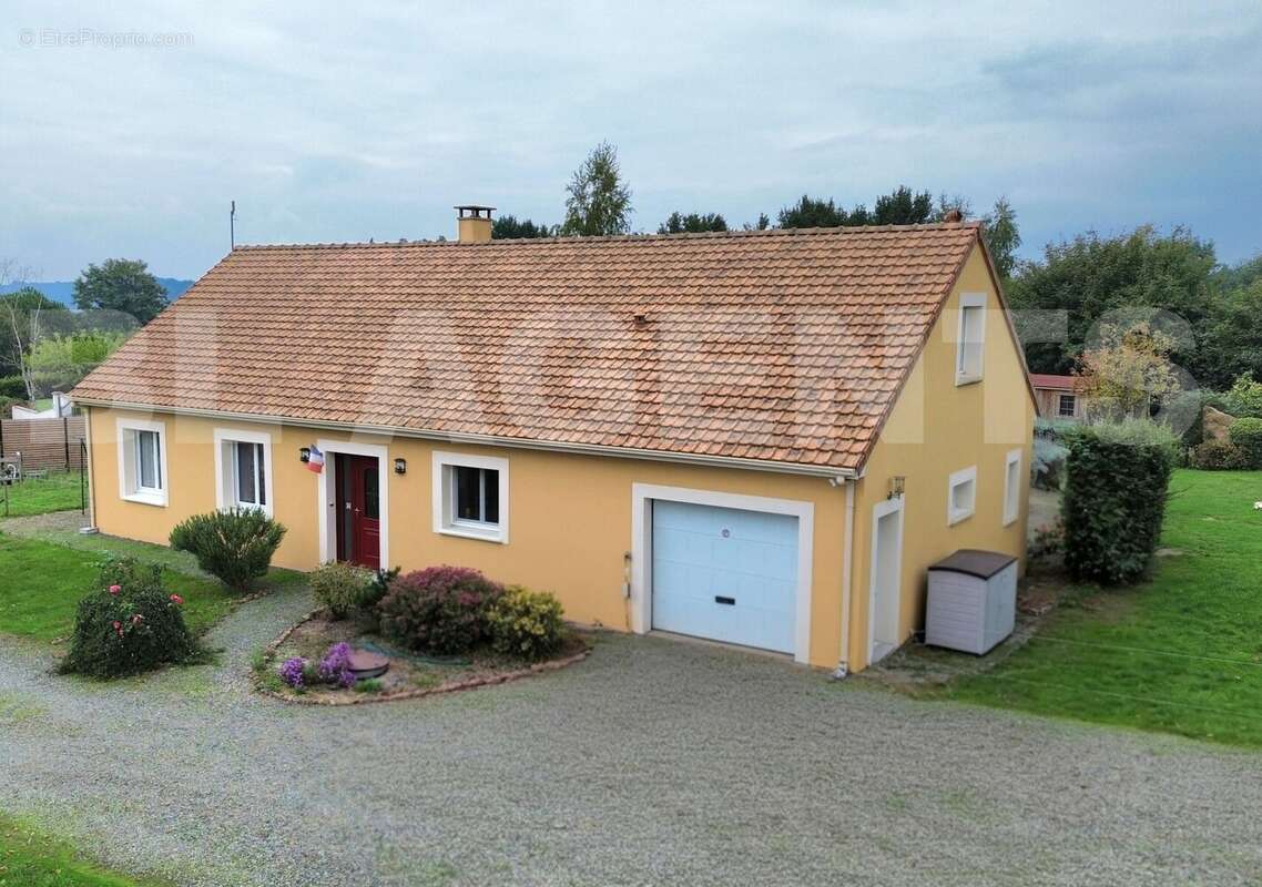 dji_fly_20250926_182032_816_1758903742077_photo_optimized(2)(1) - Maison à PONTVALLAIN