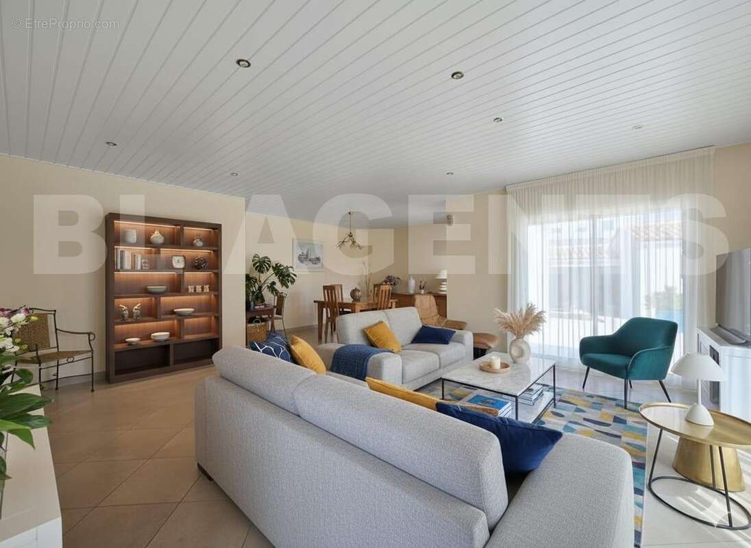 Plafond Blanc - Maison à TALMONT-SAINT-HILAIRE