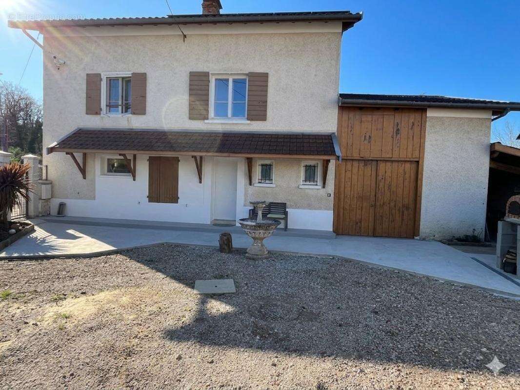 Maison à CHARVIEU-CHAVAGNEUX