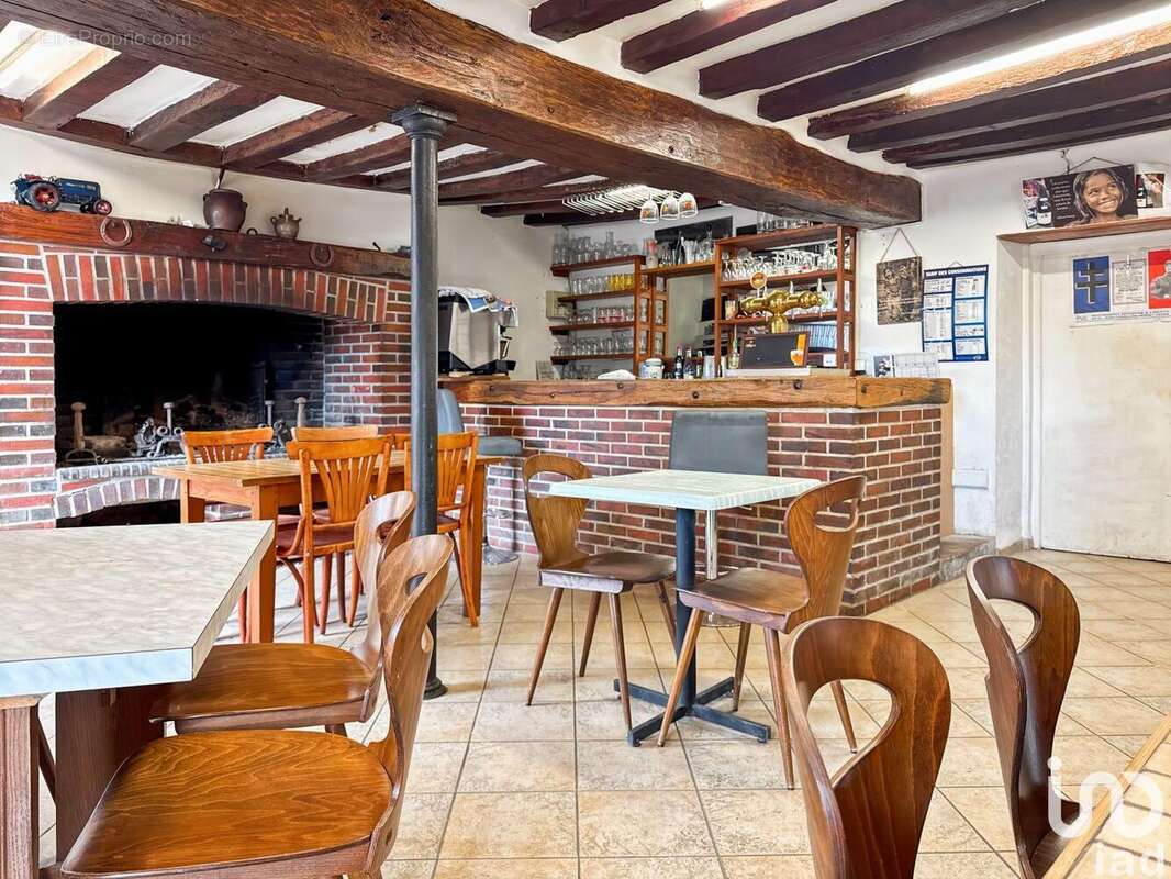 Photo 6 - Commerce à MOUTIERS-EN-PUISAYE