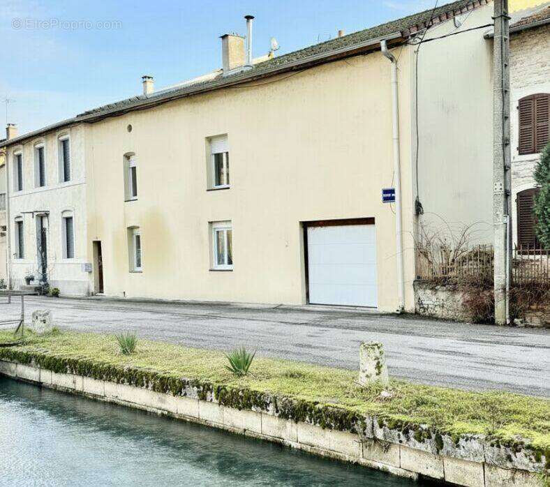 Maison à MAXEY-SUR-VAISE