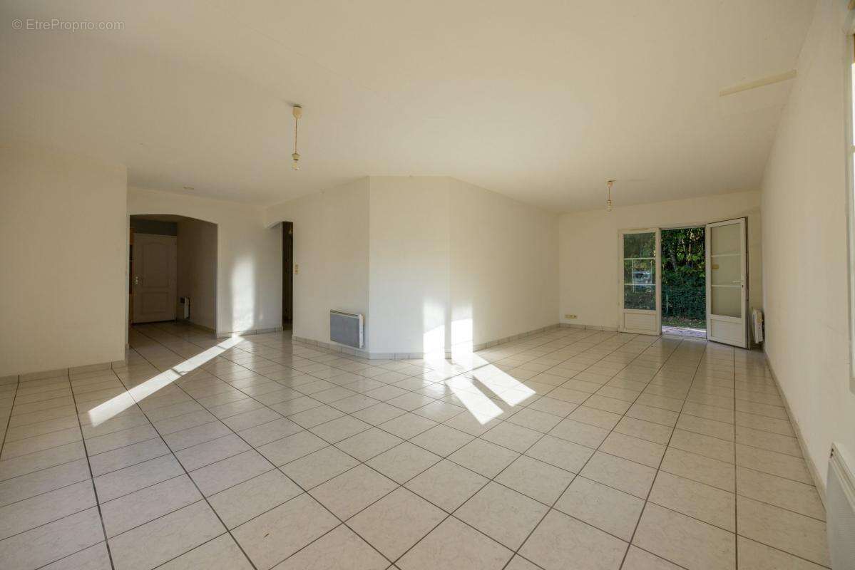 Maison à BOUGUENAIS