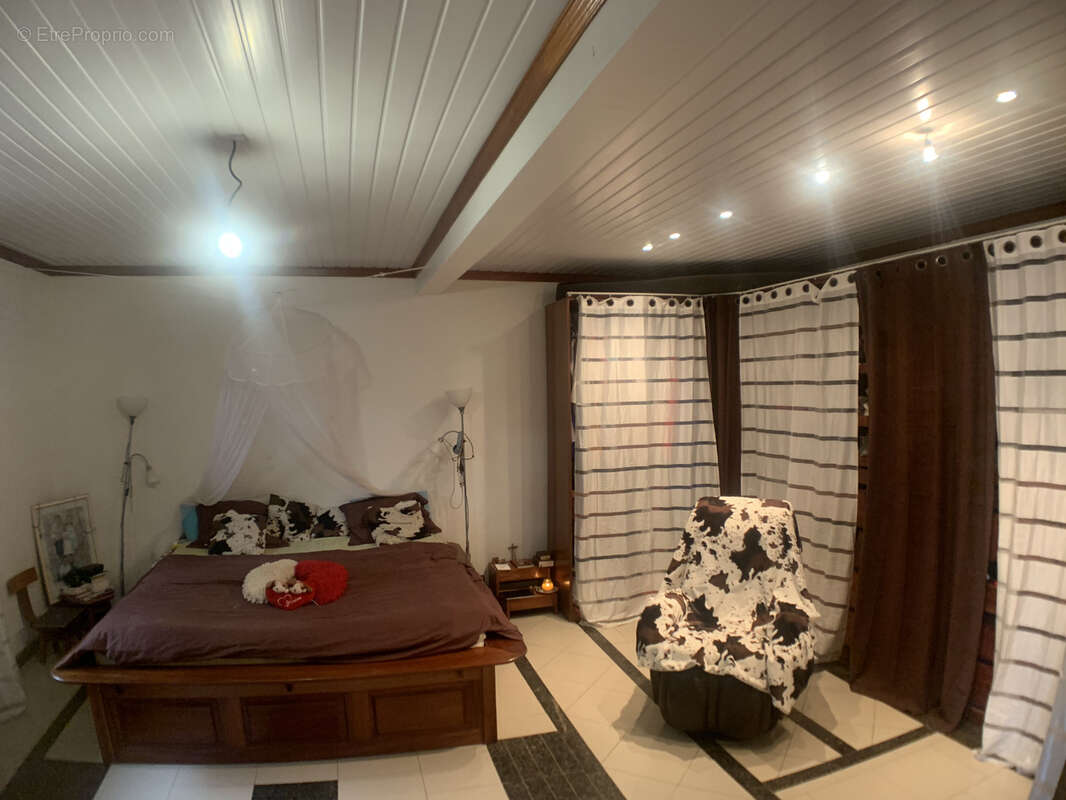 Maison à REMIRE-MONTJOLY