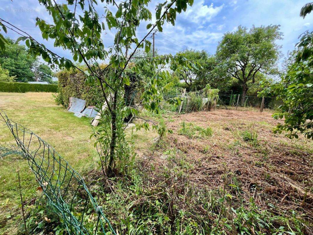 Terrain à bâtir de 600 m² - photo 3