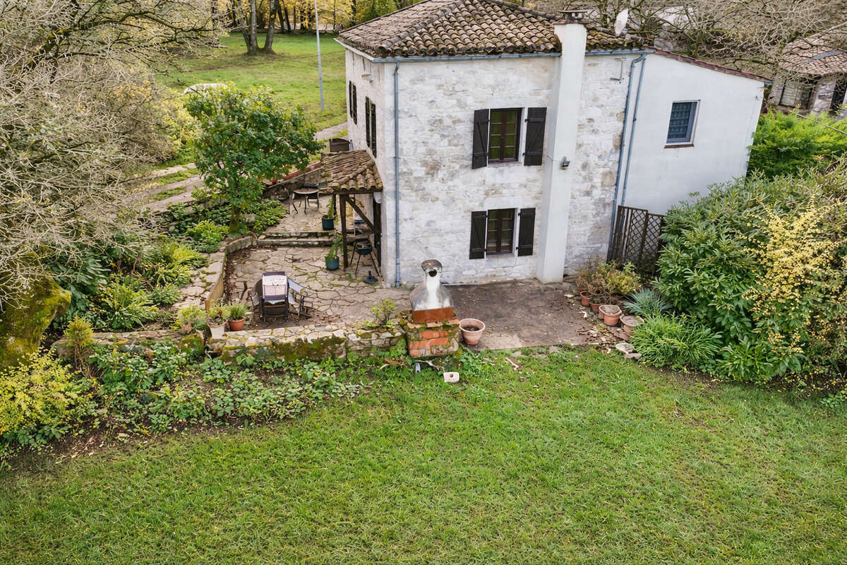 Maison à MONTAIGU-DE-QUERCY