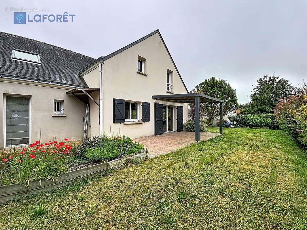 A VENDRE GUIDEL ? Belle maison familiale de 5 chambres avec jardin paysagé - photo 2