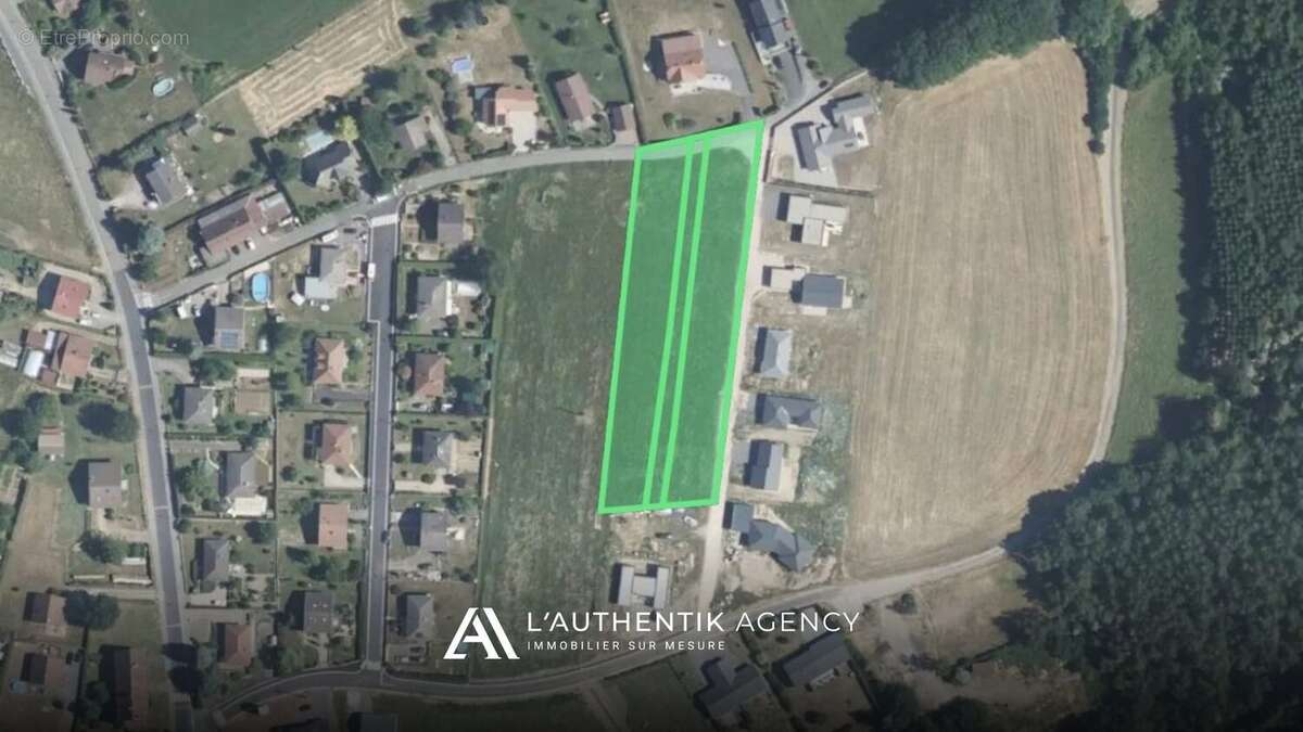 Terrain 5622 m² à La Salle  - photo 3