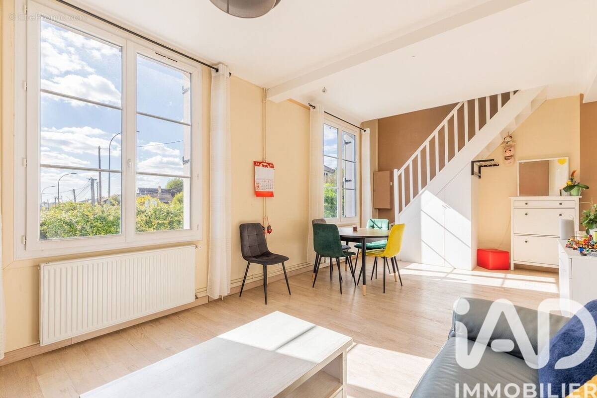 Photo 1 - Maison à SAVIGNY-SUR-ORGE