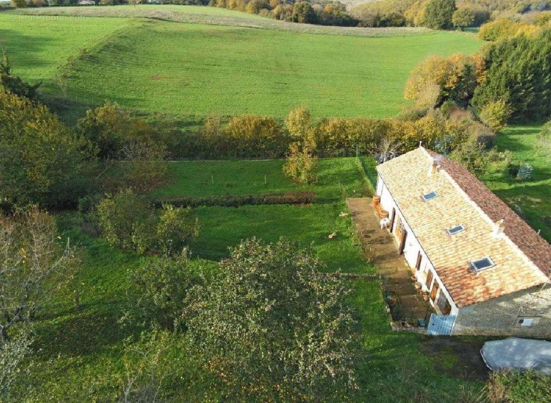 Maison à NANTEUIL-EN-VALLEE