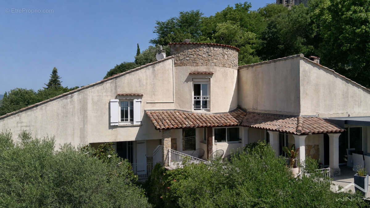 Maison à LA GARDE-ADHEMAR