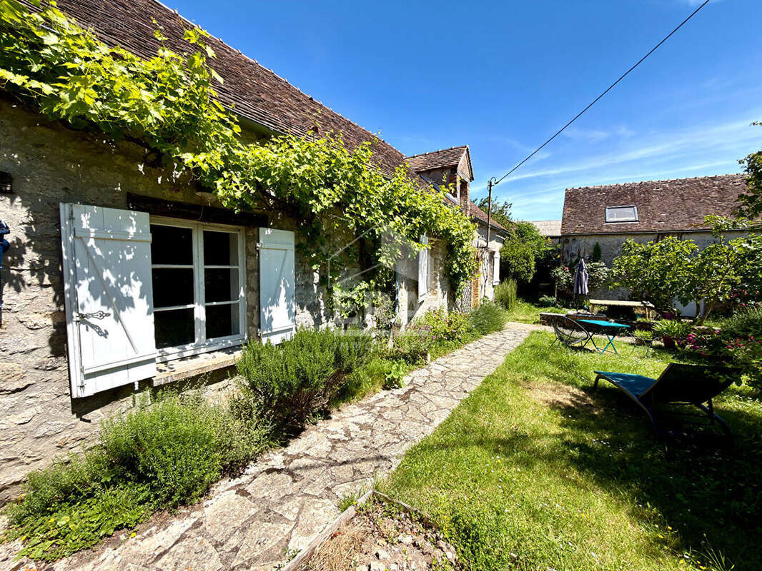 Maison à CHAINTREAUX