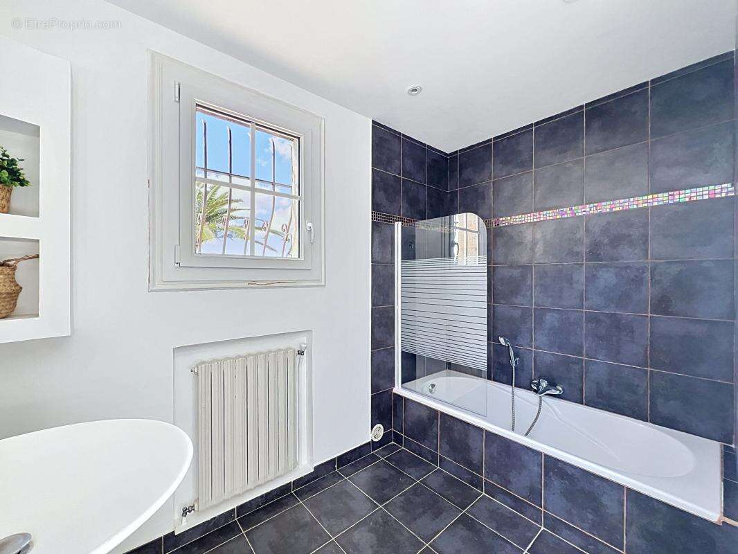 Appartement à MOUGINS