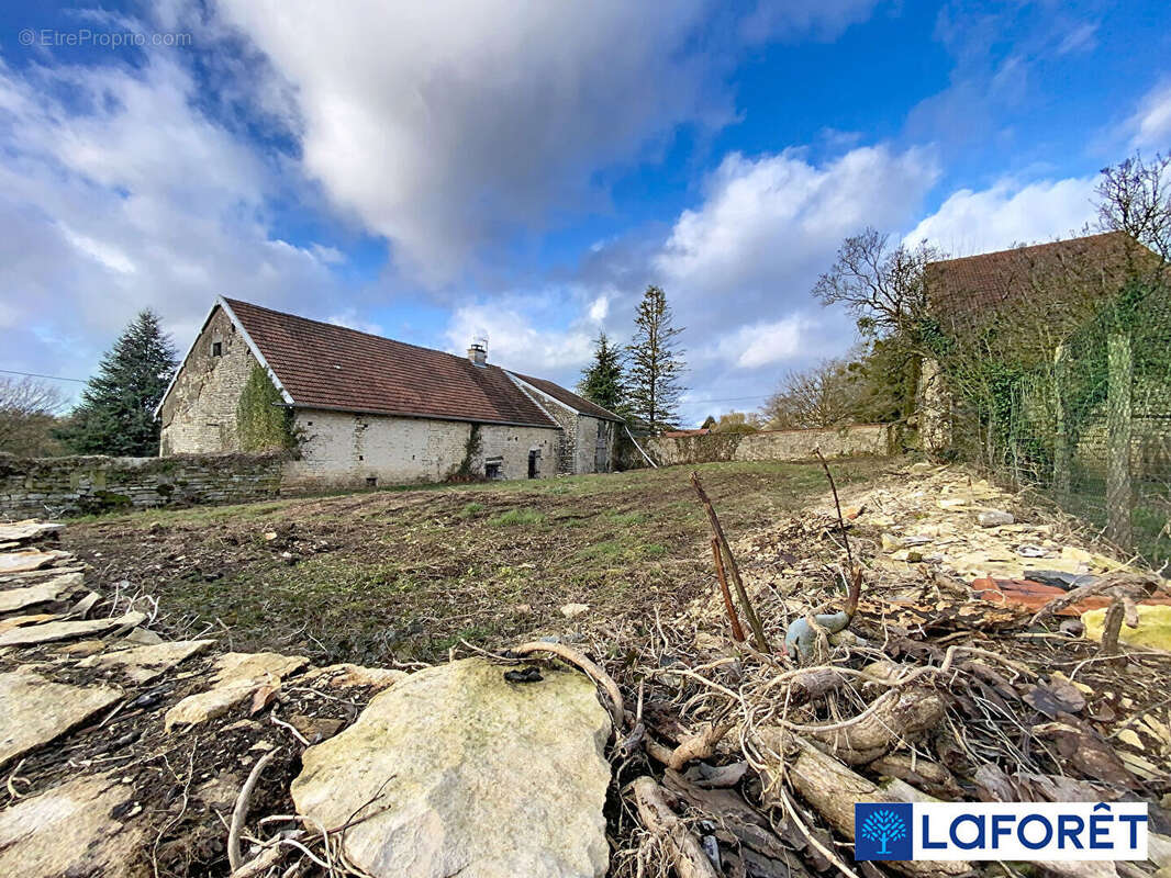 Maison à SAINT-MAURICE-SUR-VINGEANNE