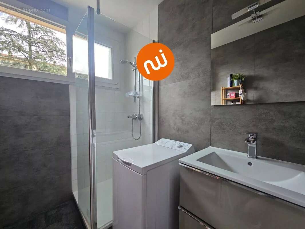 Appartement à TASSIN-LA-DEMI-LUNE