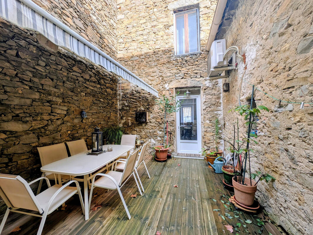 Maison à CONILHAC-CORBIERES