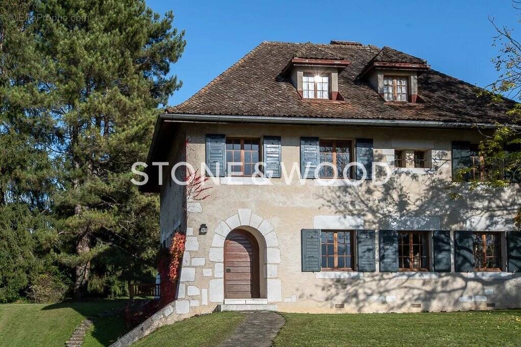 Maison à MENTHON-SAINT-BERNARD