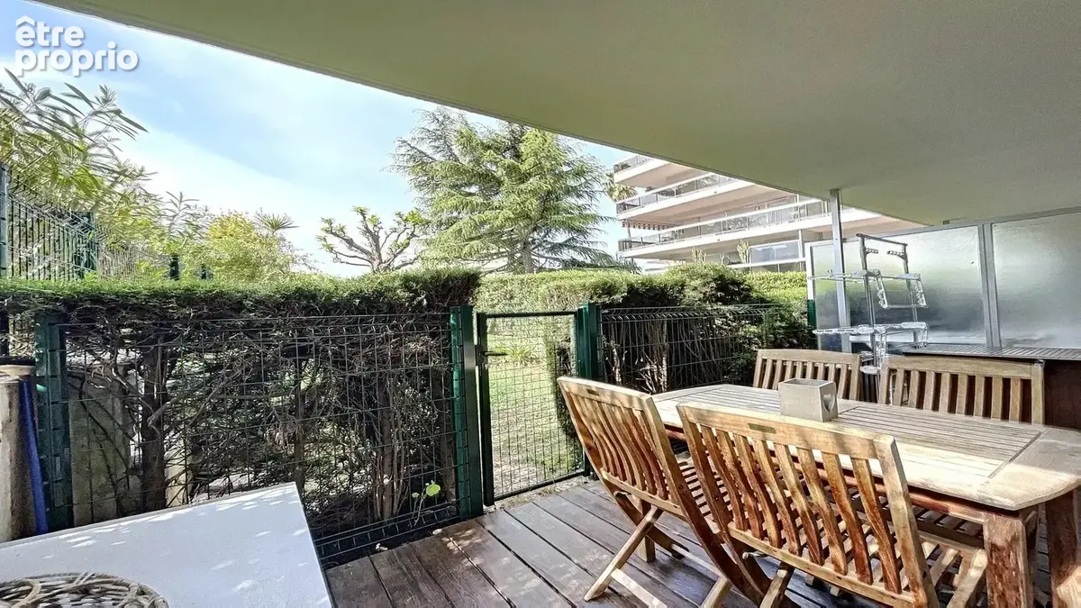 A vendre rez de jardin 2 pièces juan les pins rostagne - photo 5