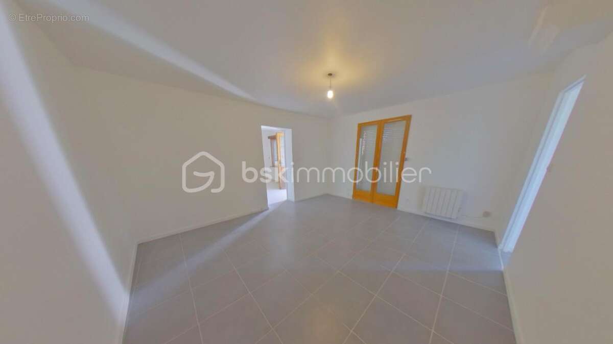 Longère de 92 m² sur 4065 m² de terrain - photo 13
