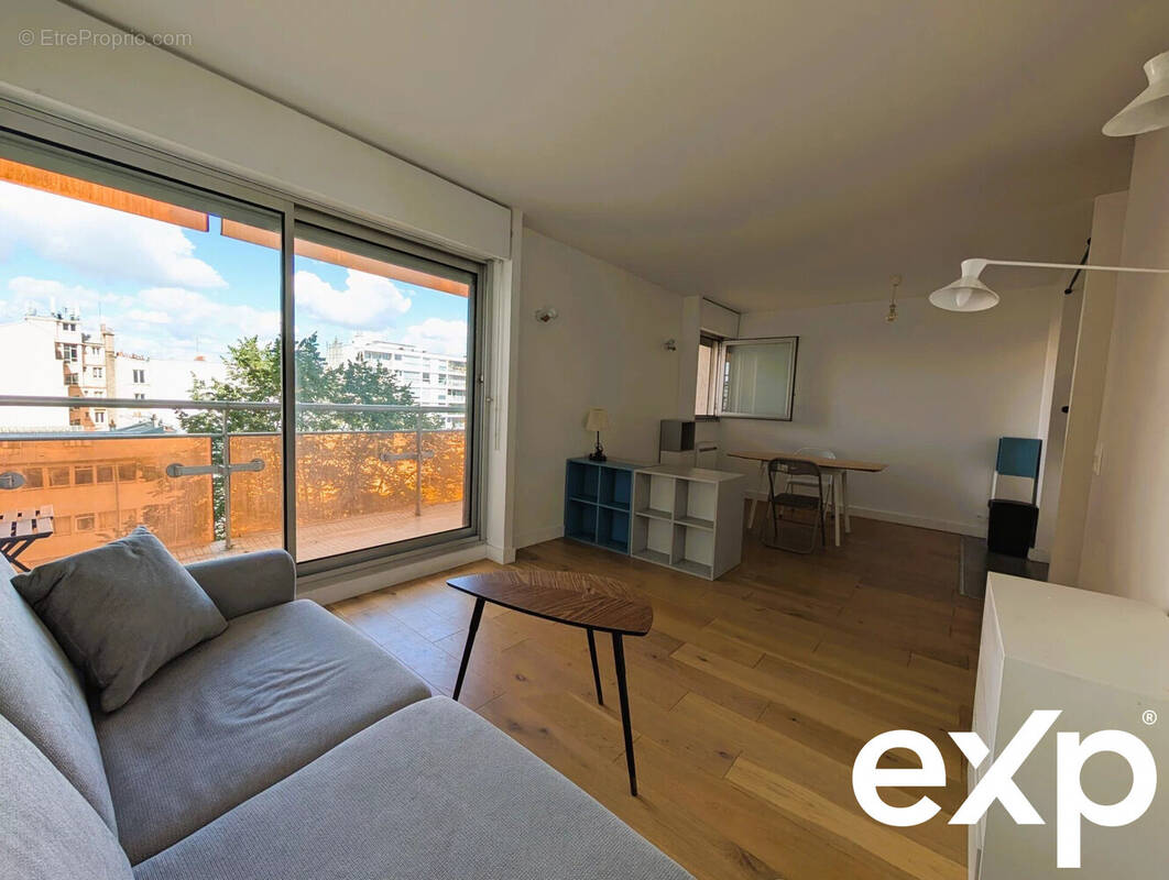 Appartement à PARIS-10E