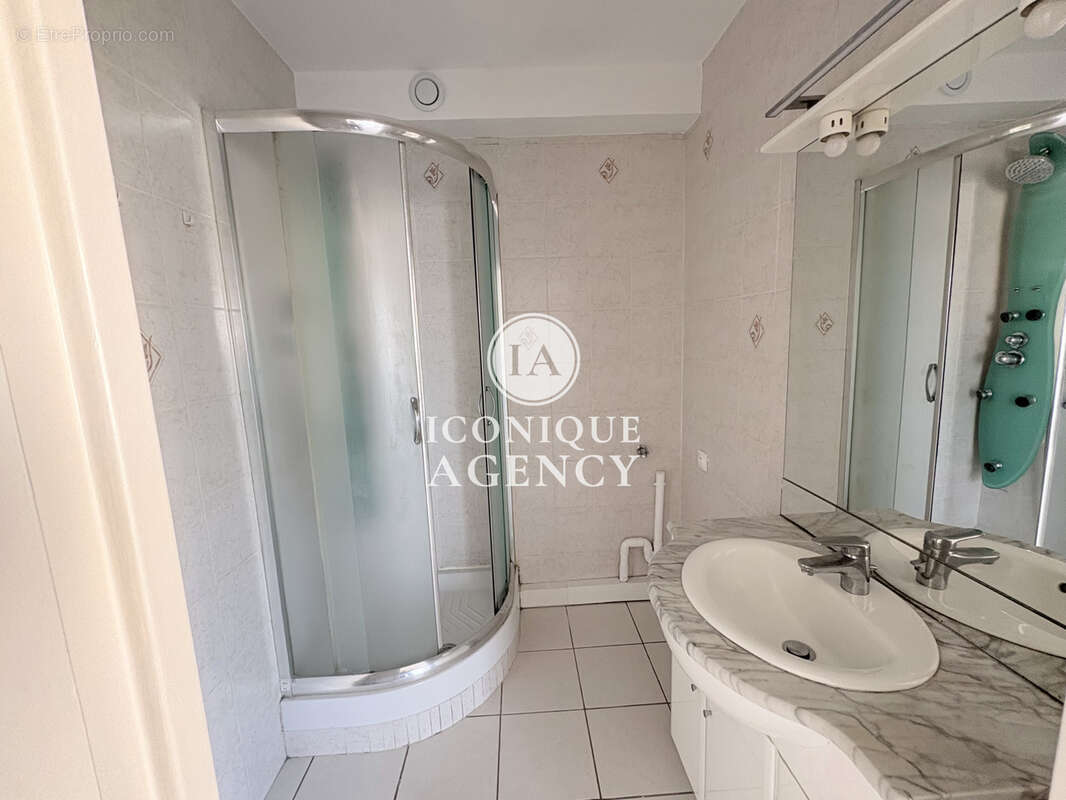 Appartement à VALLAURIS