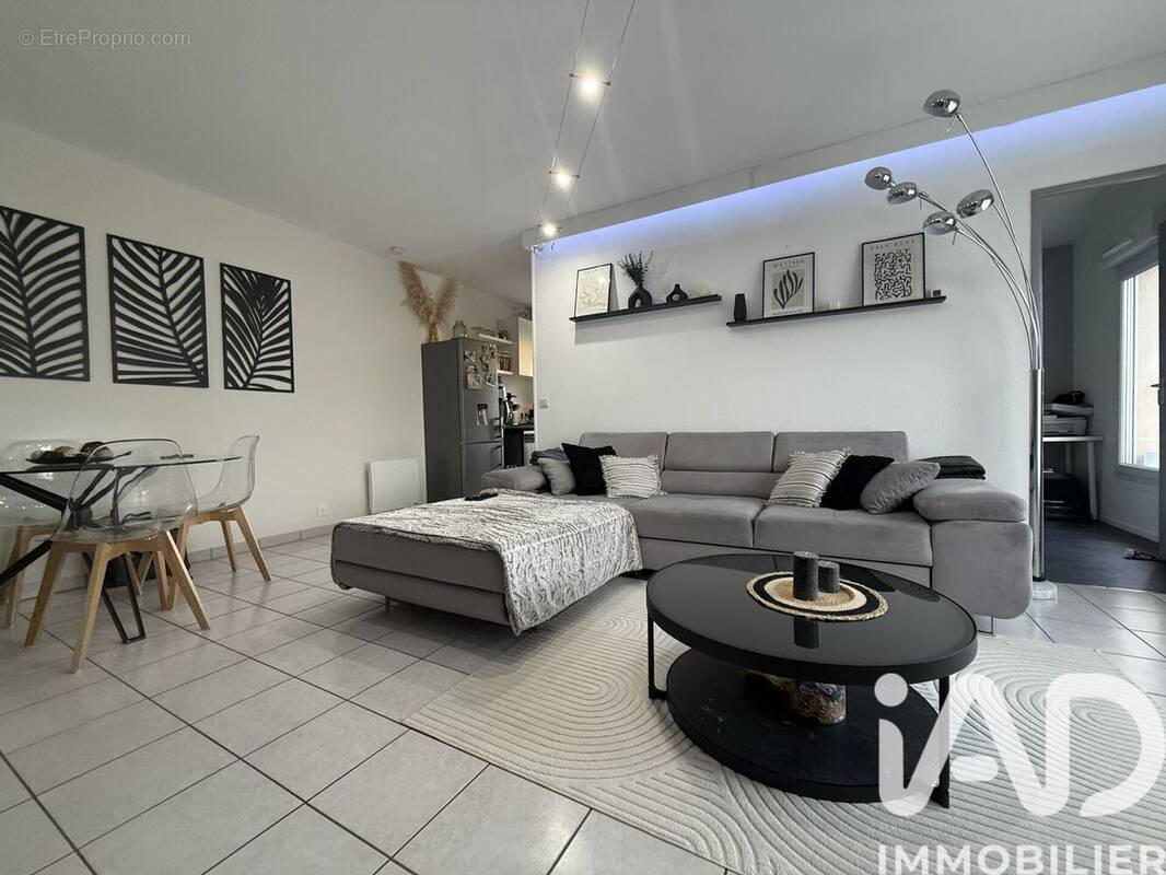 Photo 1 - Appartement à DAMMARIE-LES-LYS