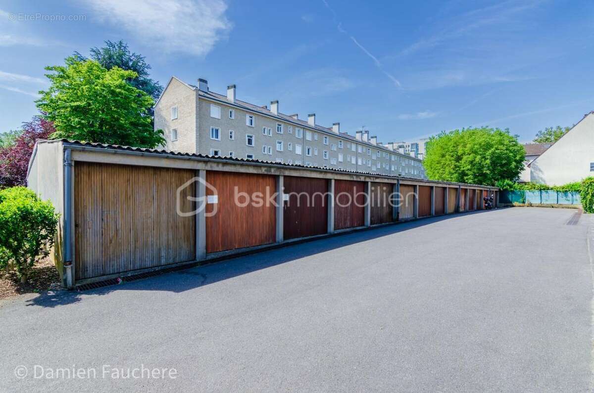Massy Descartes, Appartement 4 pièces en très bon état, avec balcon, cave et garage ! - photo 16