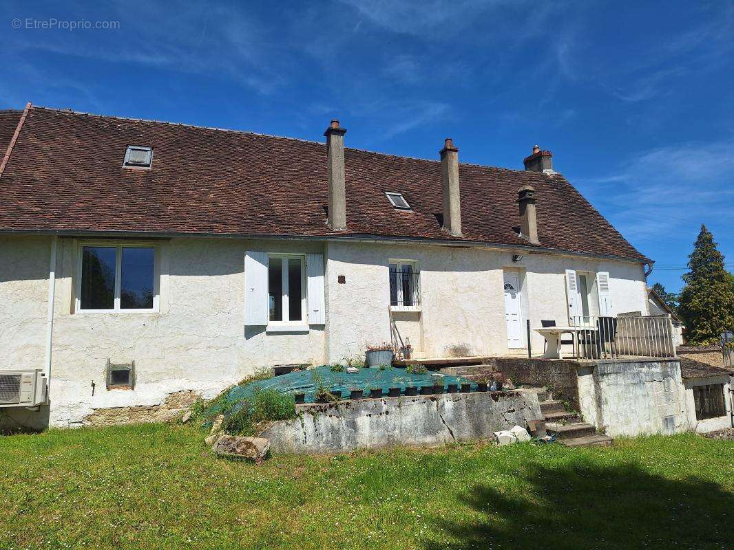 Maison à SAINT-SATUR