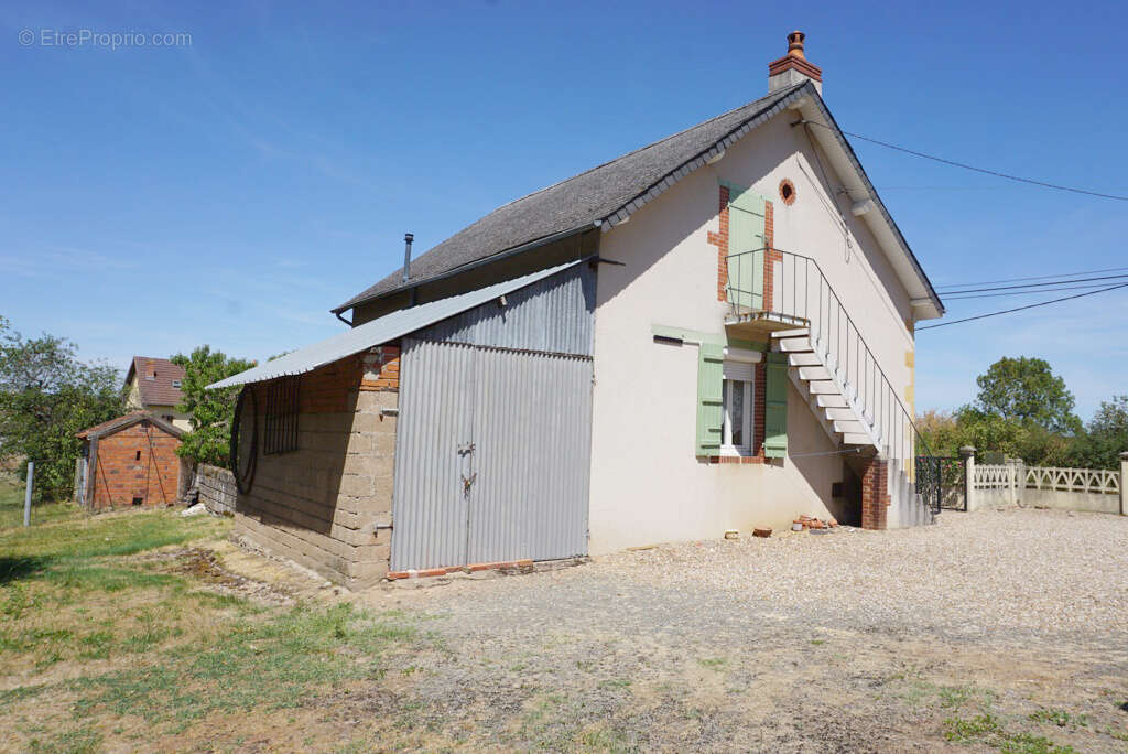 Maison avec dépendances - photo 12