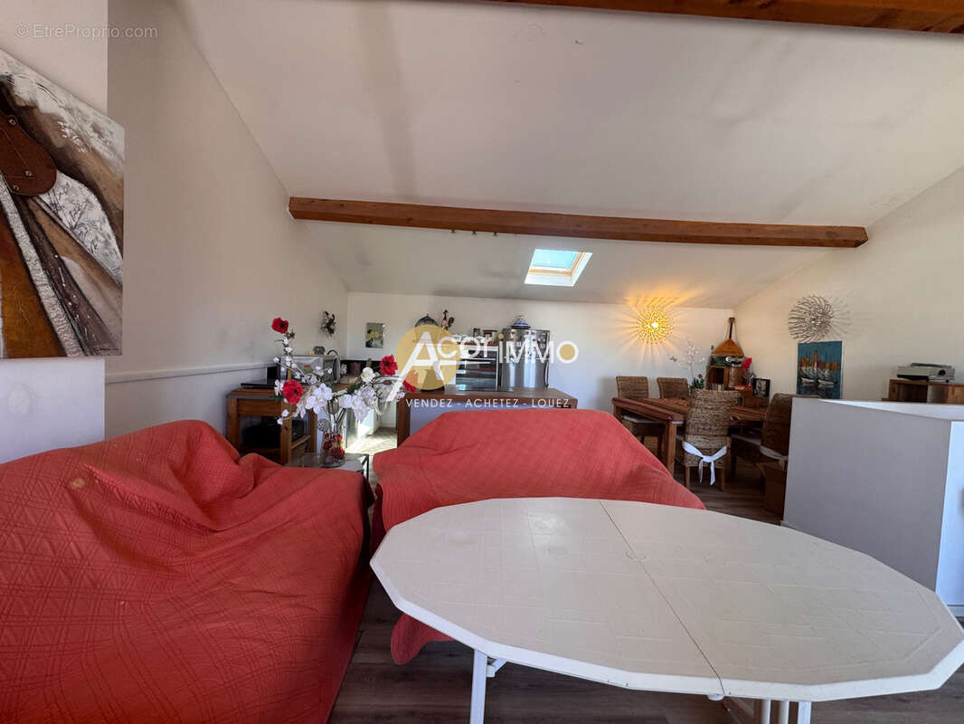 Appartement à SIX-FOURS-LES-PLAGES