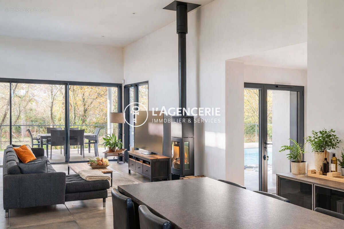 Maison à LE HAILLAN