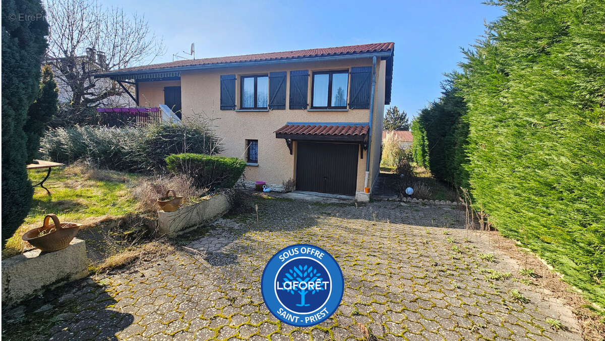 Maison à SAINT-PIERRE-DE-CHANDIEU