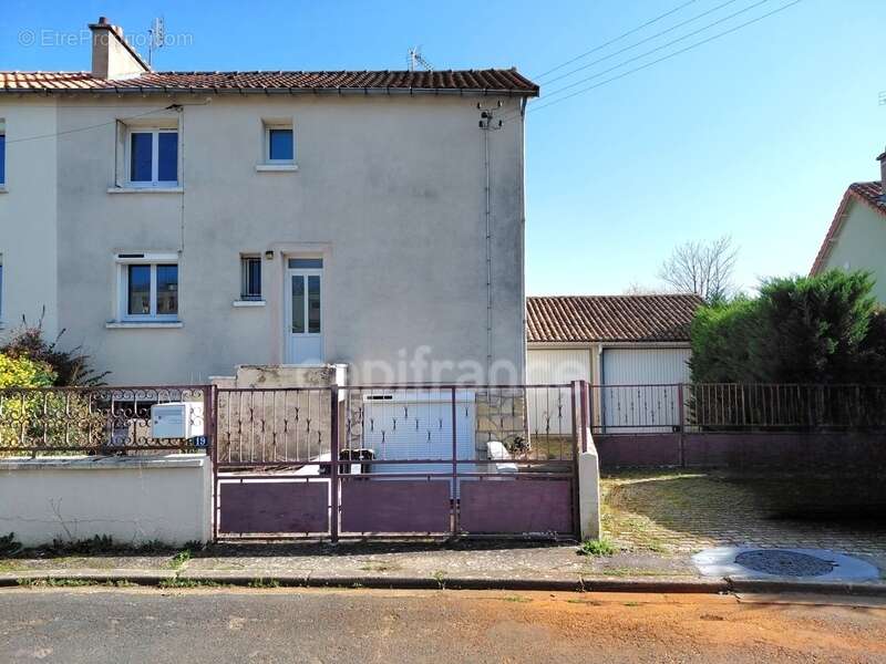 Maison à CHAUVIGNY