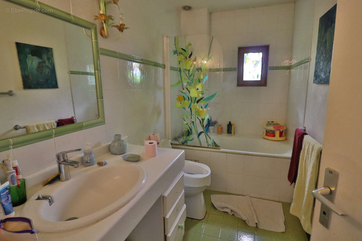 Maison à CHARBONNIERES-LES-BAINS