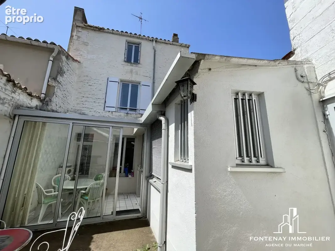 Maison 179 m² à Fontenay-Le-Comte  - photo 2