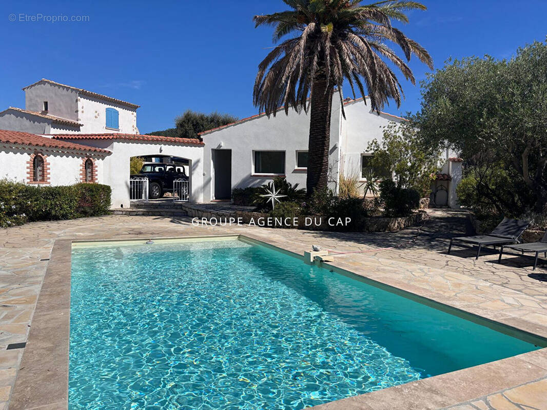 Maison à LES ISSAMBRES