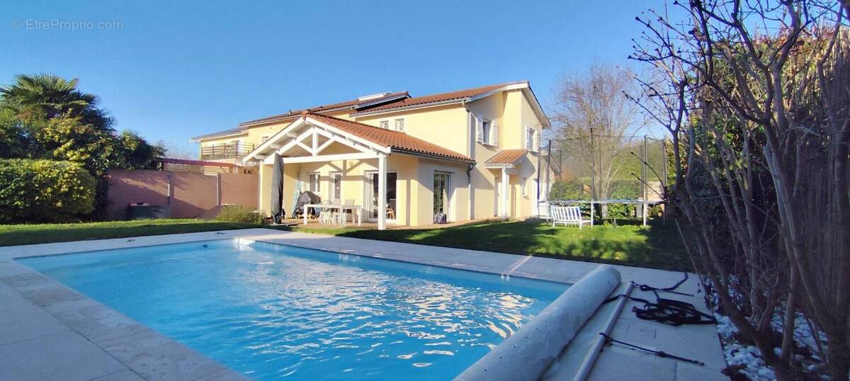 Maison à TASSIN-LA-DEMI-LUNE