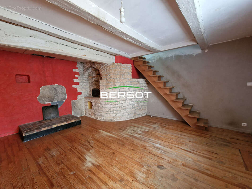 Maison à VERCEL-VILLEDIEU-LE-CAMP