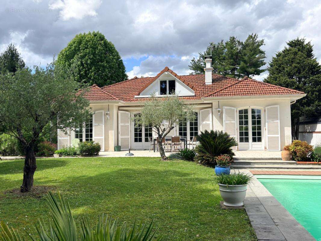Maison à BIZANOS