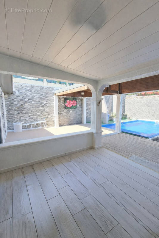 Maison à SAINTE-SUZANNE