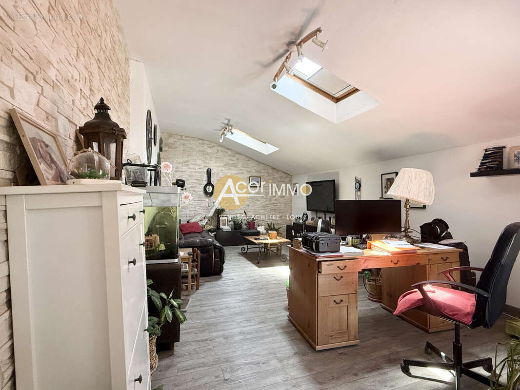 LA GARDE ,5 pièces 153 m2, Esprit maison, Jardin, Cave et Garage. - photo 6