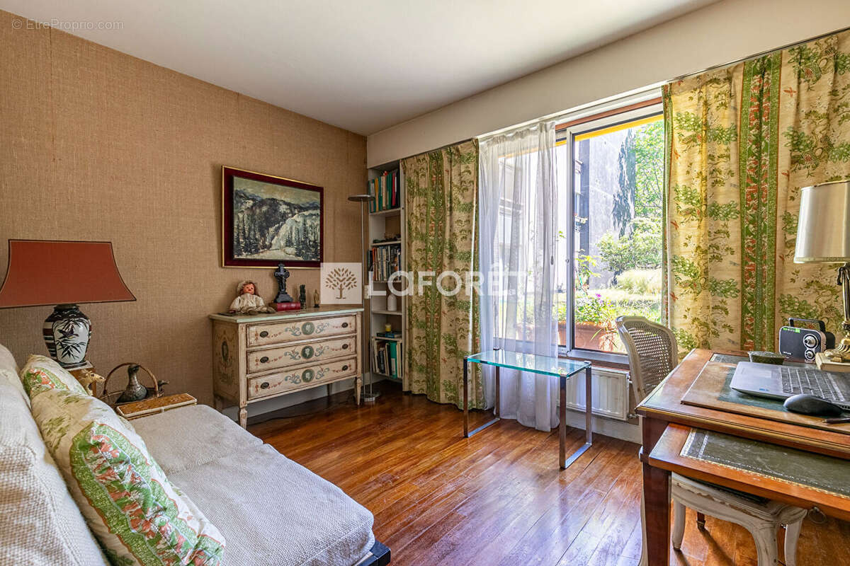 Appartement à PARIS-19E
